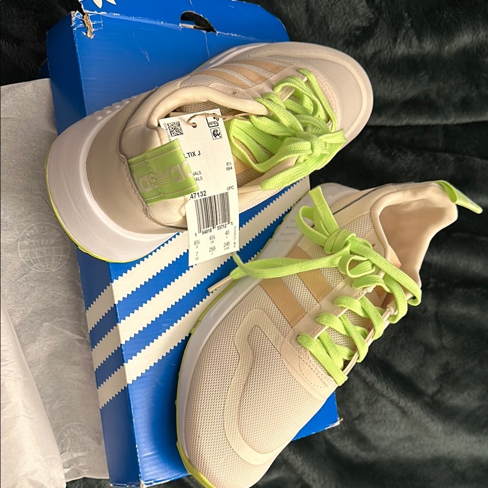 Adidas Women's Beige and Neon Green Shoes
